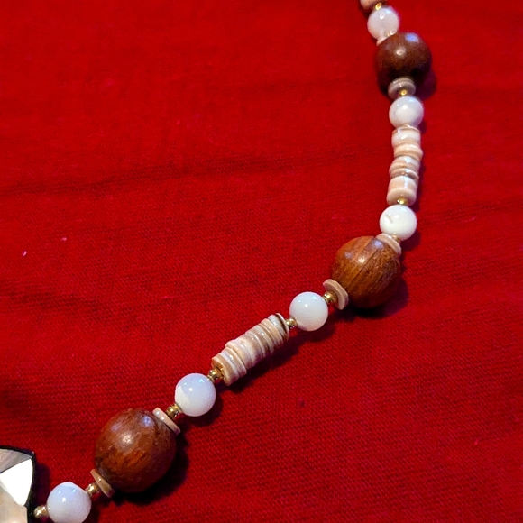 Lee Sands Inlay Lion Necklace - Picture 4 of 5